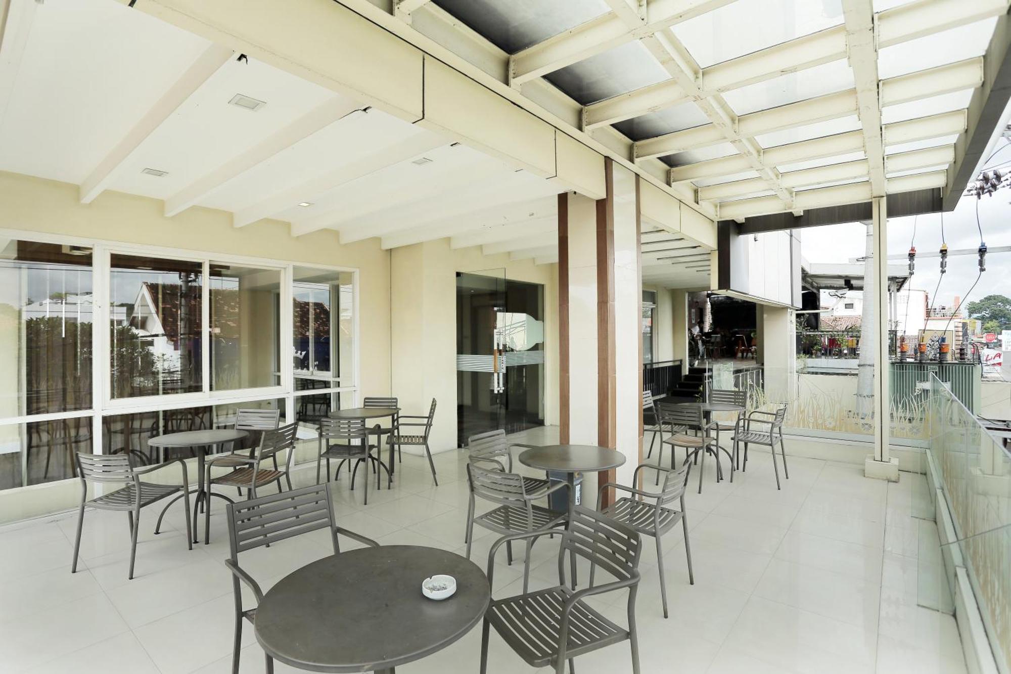 D'Kalpa Hotel Demangan Джокьякарта Экстерьер фото